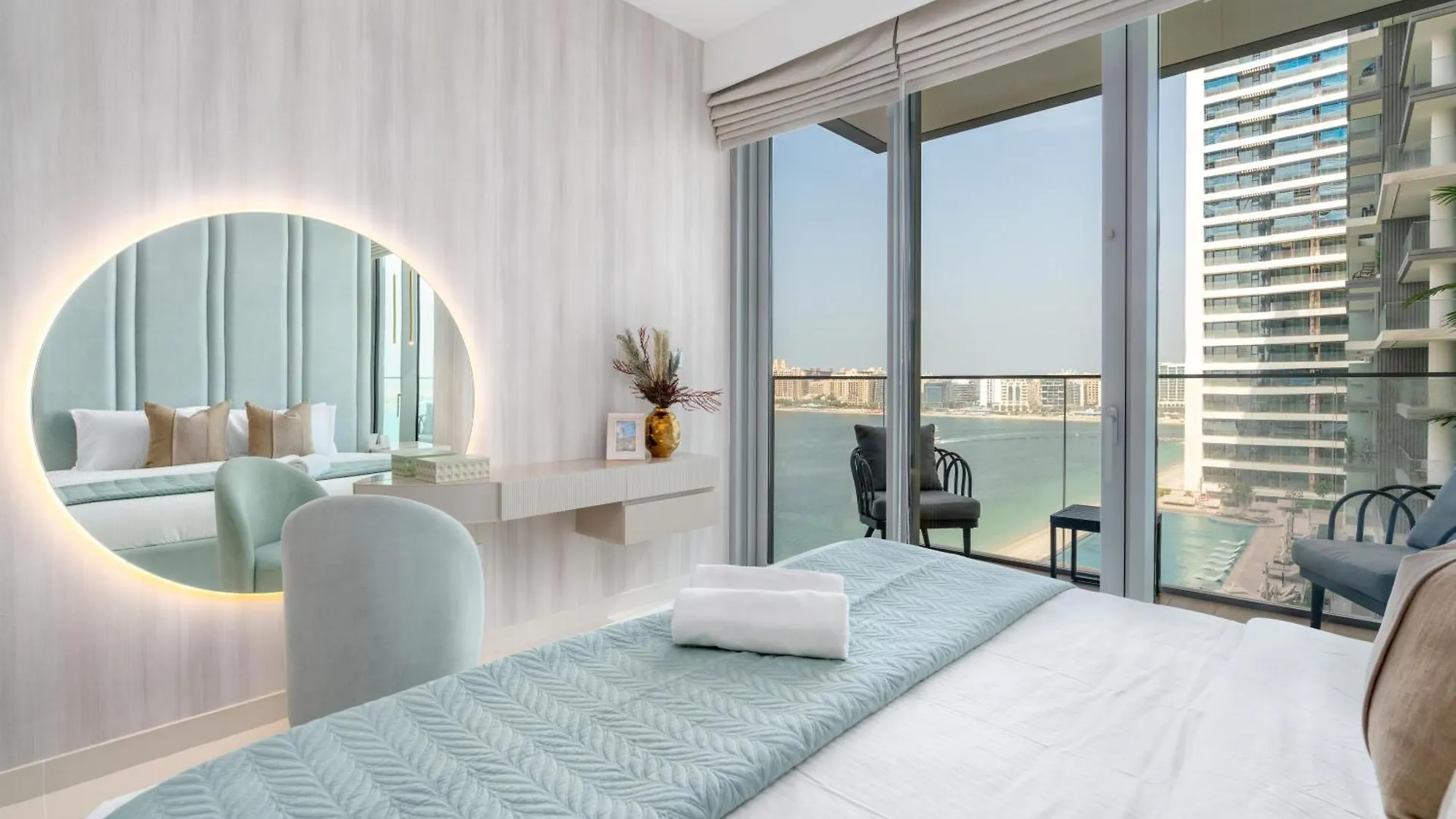 Beach Isle Tower 1 - Beachfront Stunning - Full Sea Views Apartment Dubai 0*,
