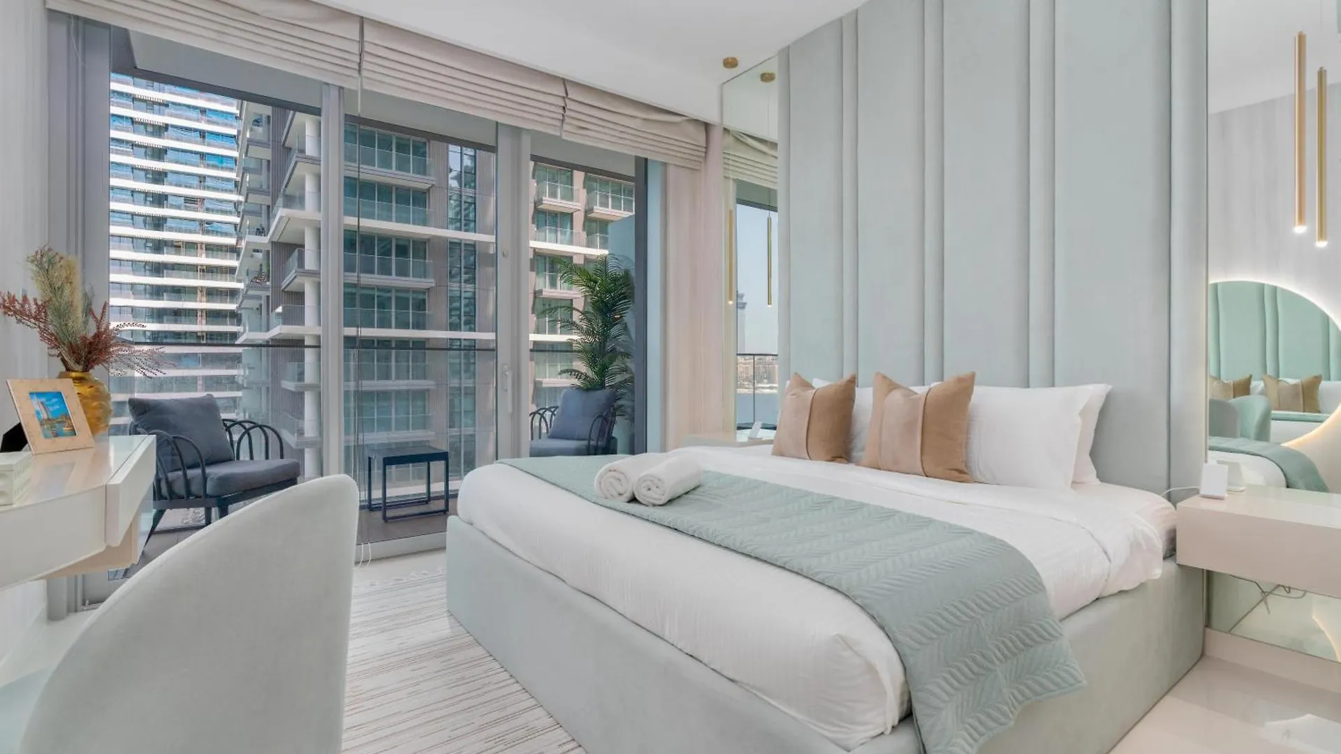 Beach Isle Tower 1 - Beachfront Stunning - Full Sea Views Apartment Dubai