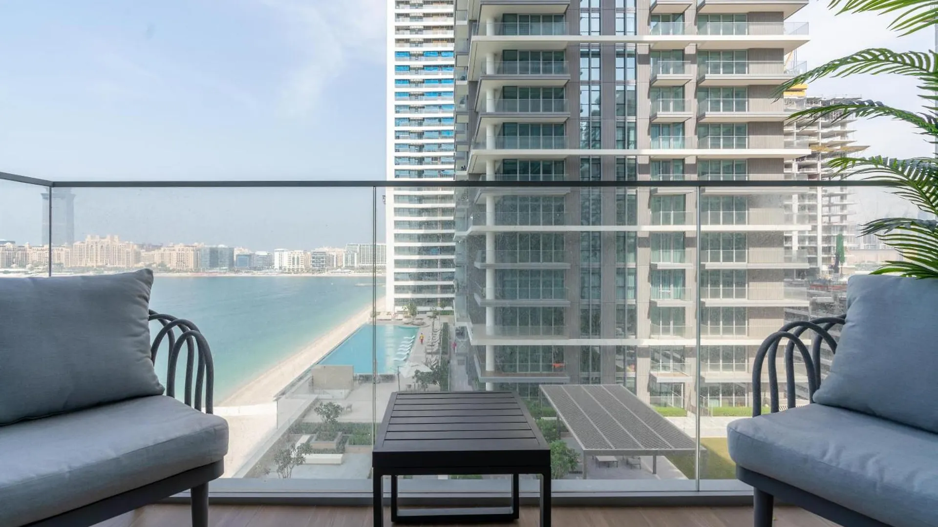 Beach Isle Tower 1 - Beachfront Stunning - Full Sea Views Apartment Dubai