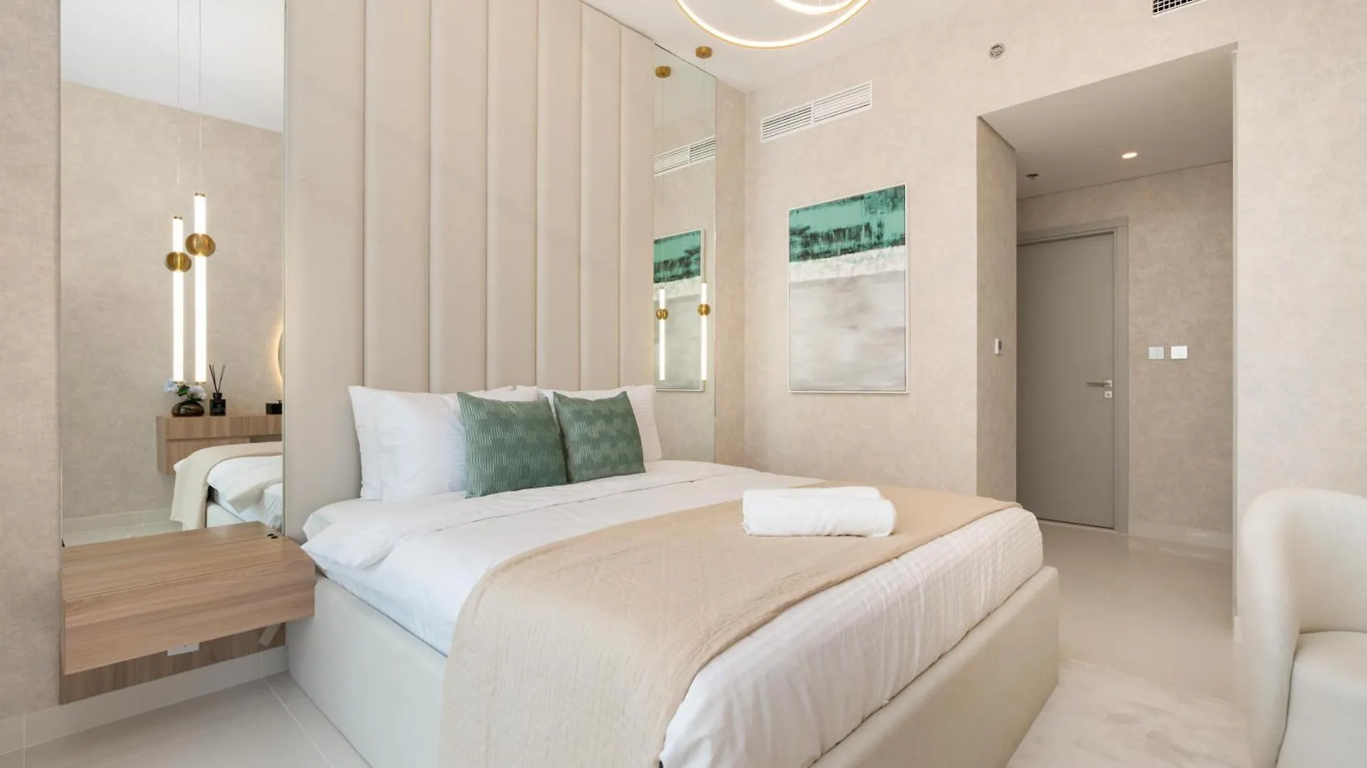 Beach Isle Tower 1 - Beachfront Stunning - Full Sea Views Apartment Dubai