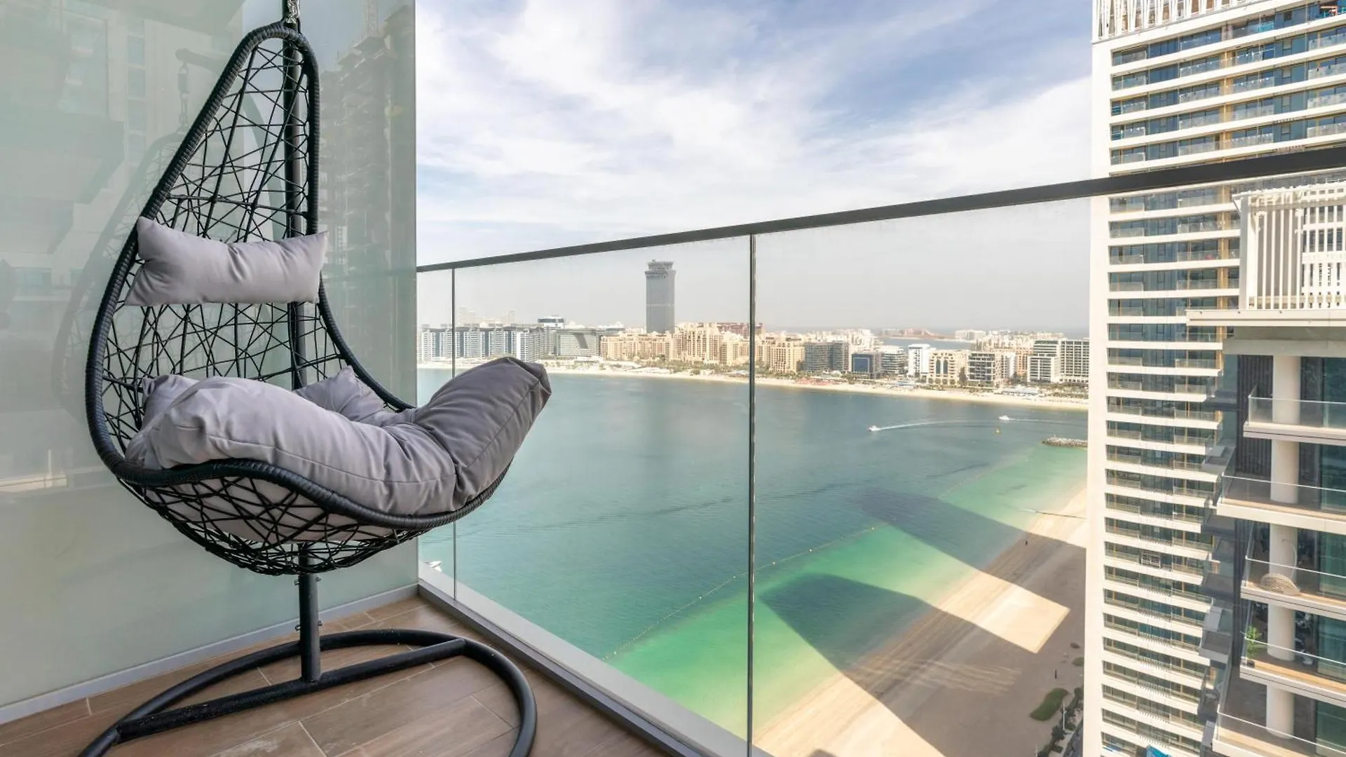 Beach Isle Tower 1 - Beachfront Stunning - Full Sea Views Apartment Dubai
