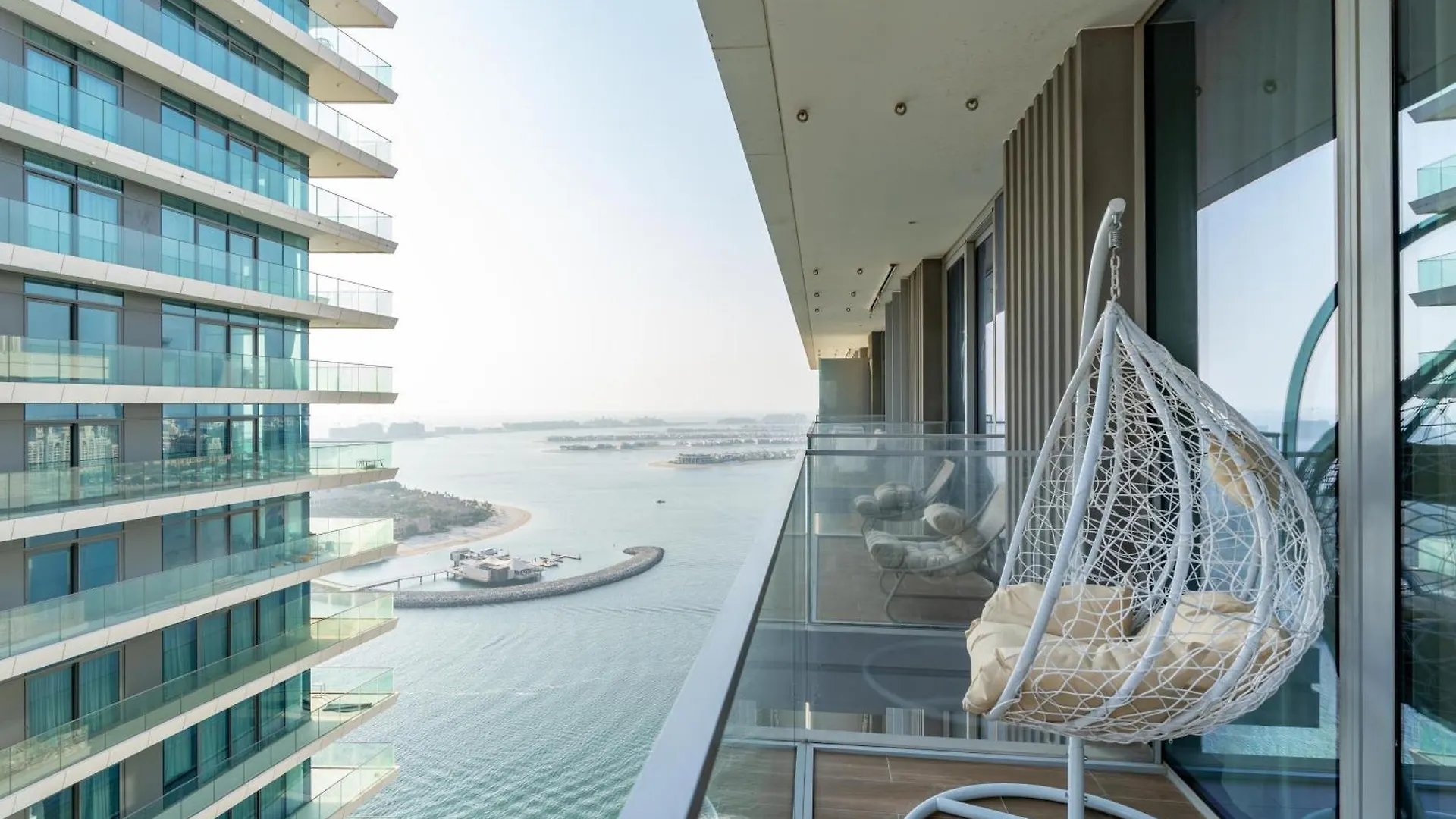 Beach Isle Tower 1 - Beachfront Stunning - Full Sea Views Apartment Dubai