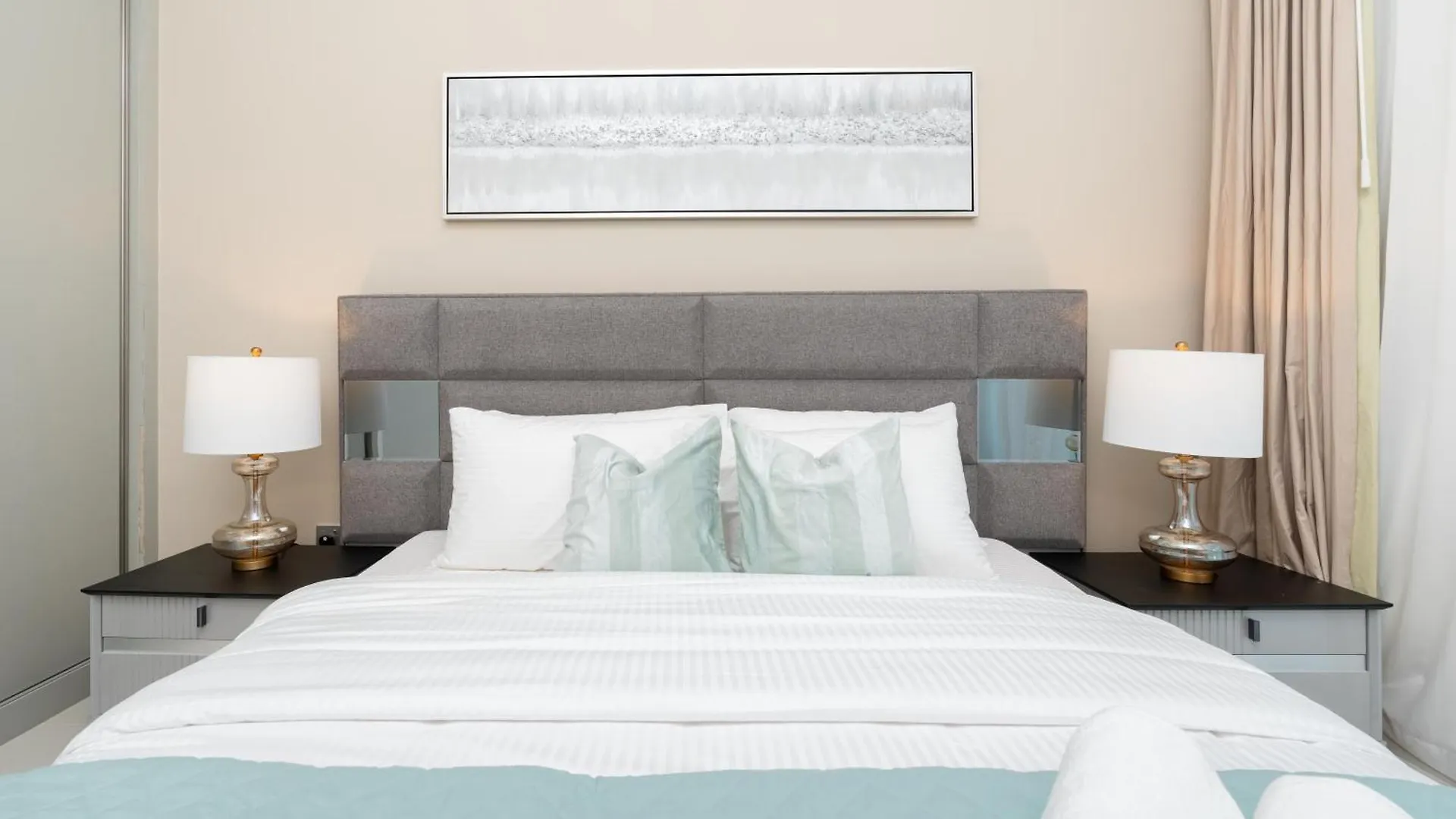 Beach Isle Tower 1 - Beachfront Stunning - Full Sea Views Apartment Dubai