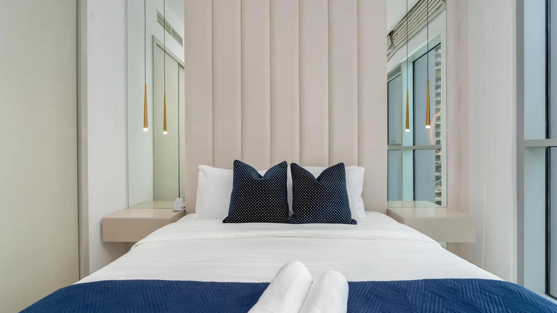 Beach Isle Tower 1 - Beachfront Stunning - Full Sea Views Lägenhet Dubai
