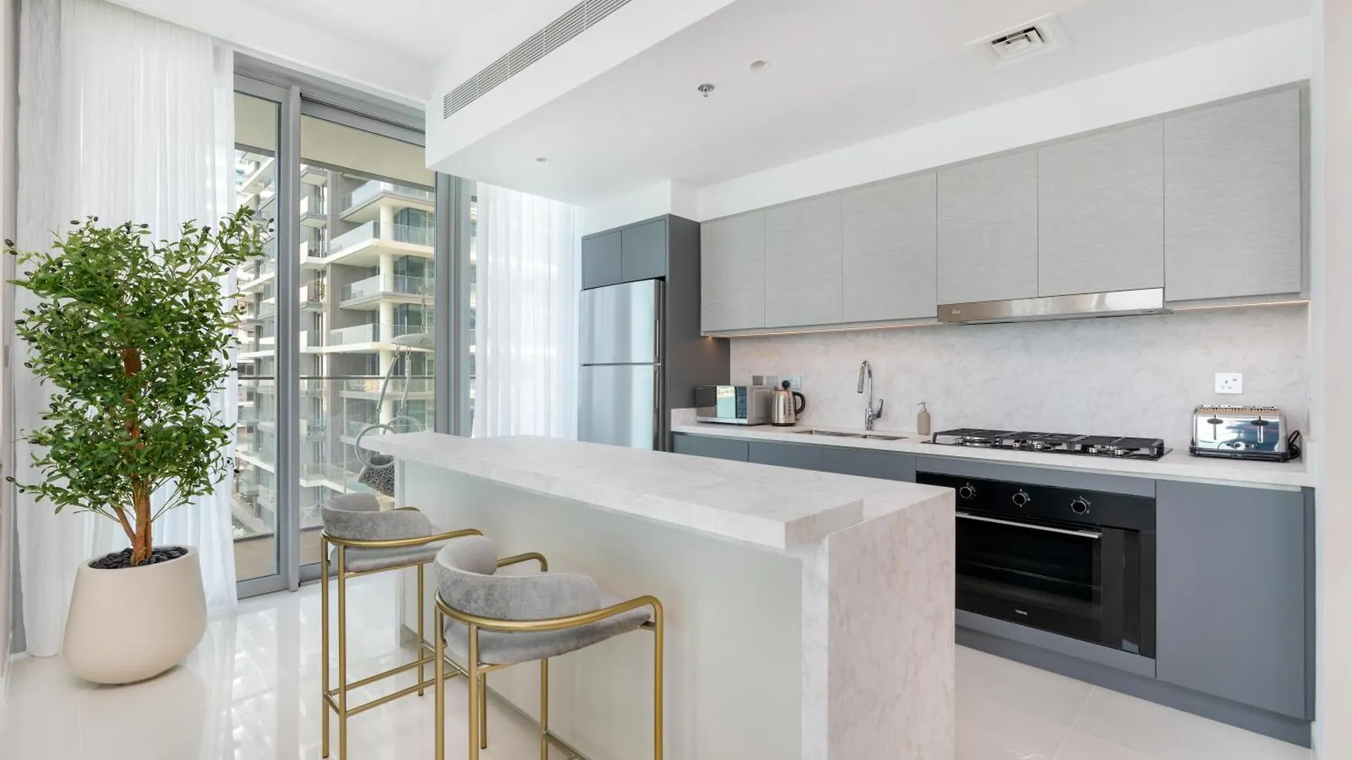 Beach Isle Tower 1 - Beachfront Stunning - Full Sea Views Lägenhet Dubai